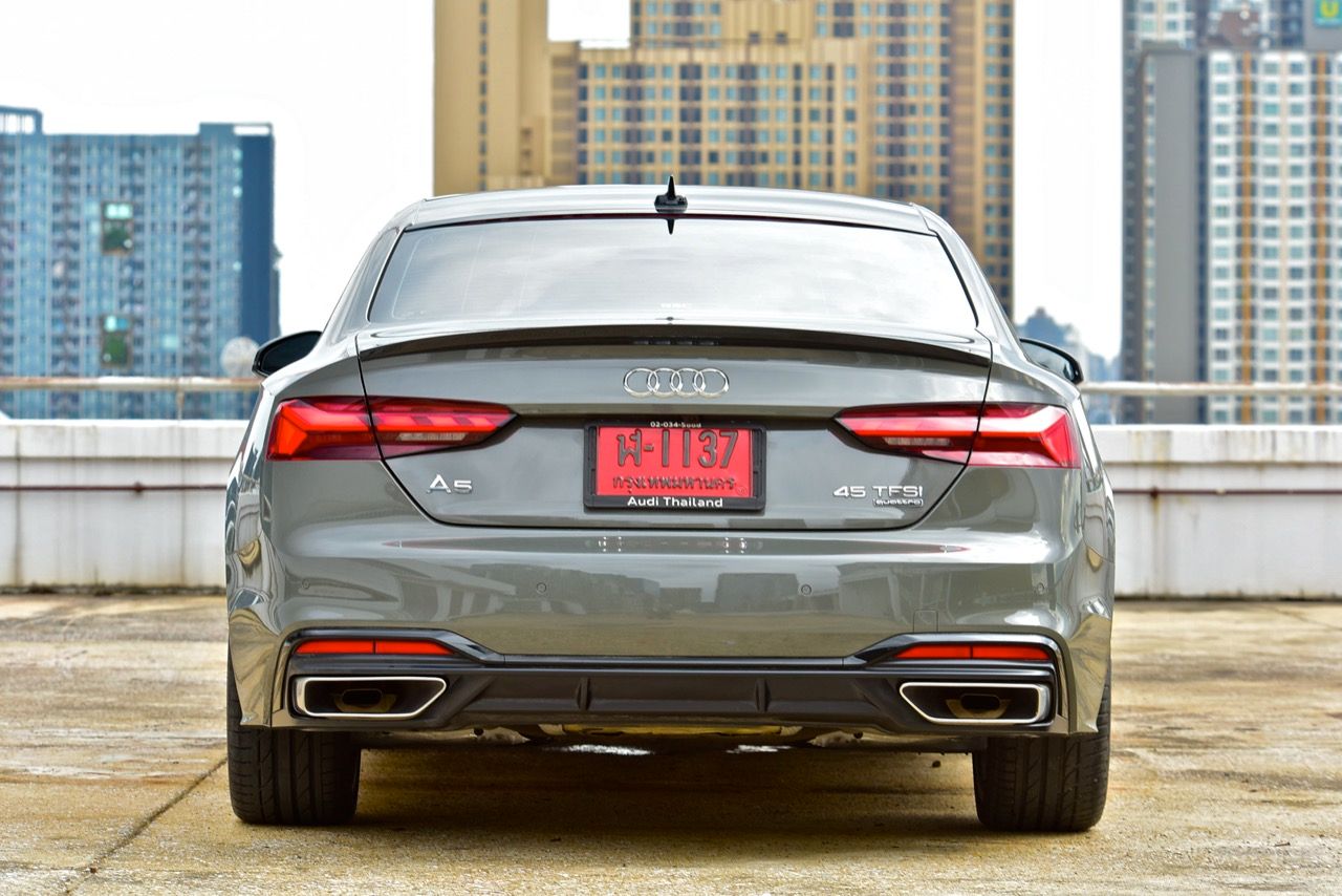 测试 AUDI A5 COUPE 45TFSI QUATTRO S LINE BLACK EDITION