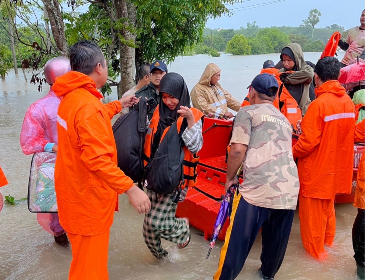 北大年宣布全区12县受灾 多地遭遇洪水入侵经济区