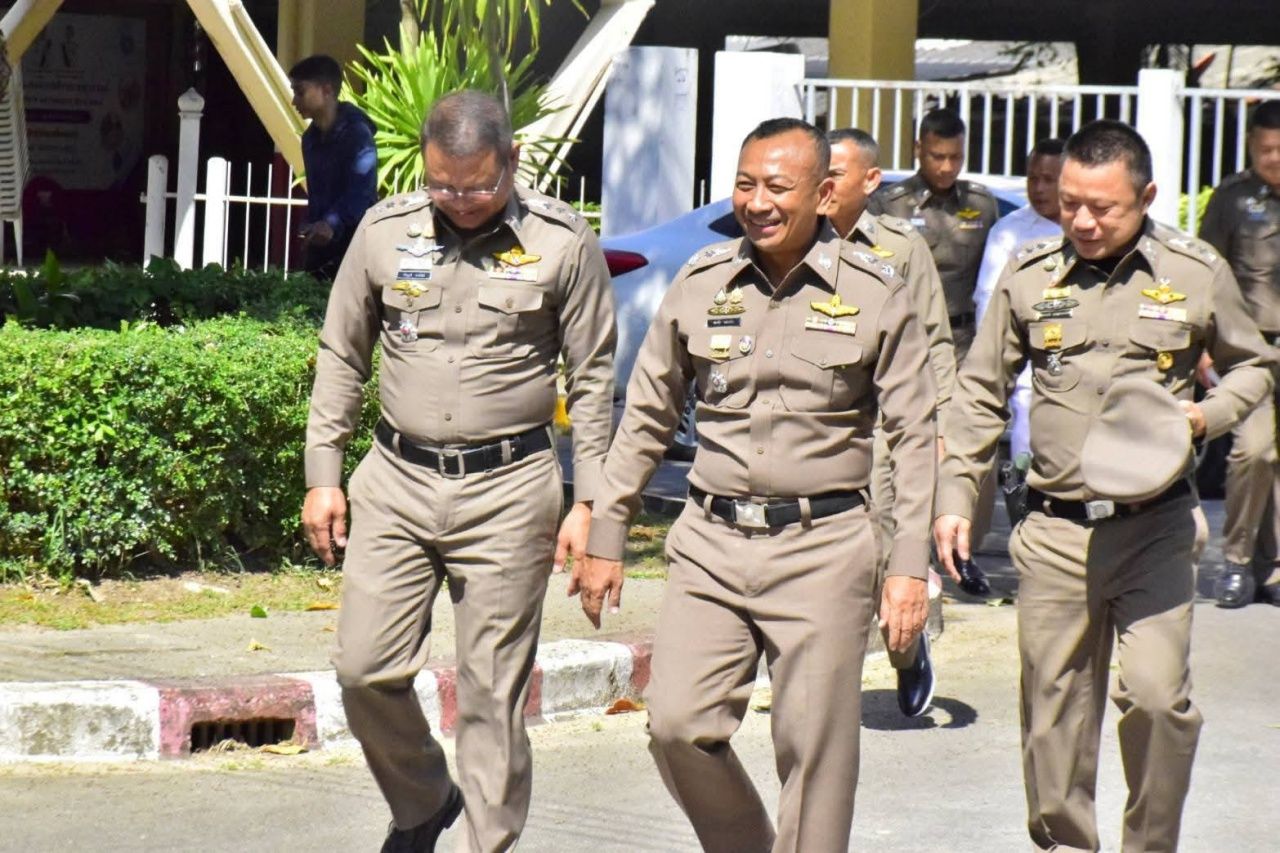 城市警察局长请求公正，只是打电话“传达政策”并愿意接受检查