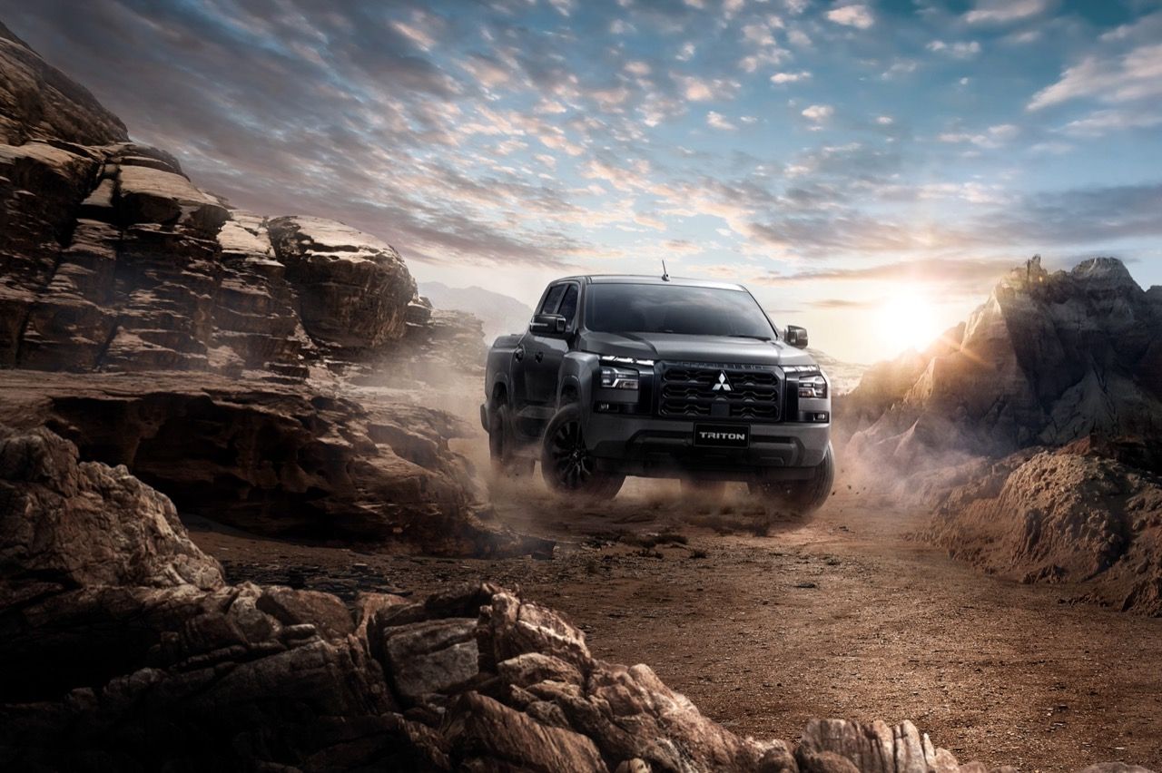 查看MITSUBISHI NEW TRITON 2025的型号和价格，全新外观，黑色风格，全面提升