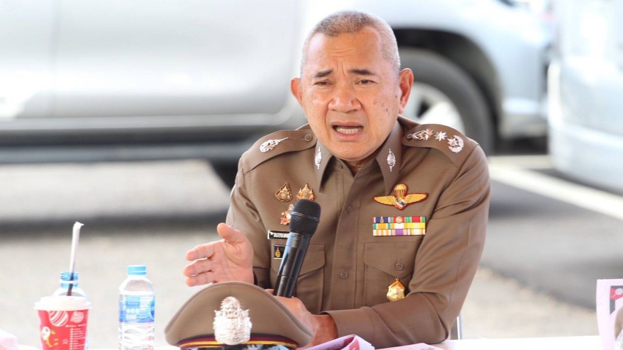 警方积极管理交通，加速车辆疏导，加强交通纪律，以应对2569年新年期间的事故