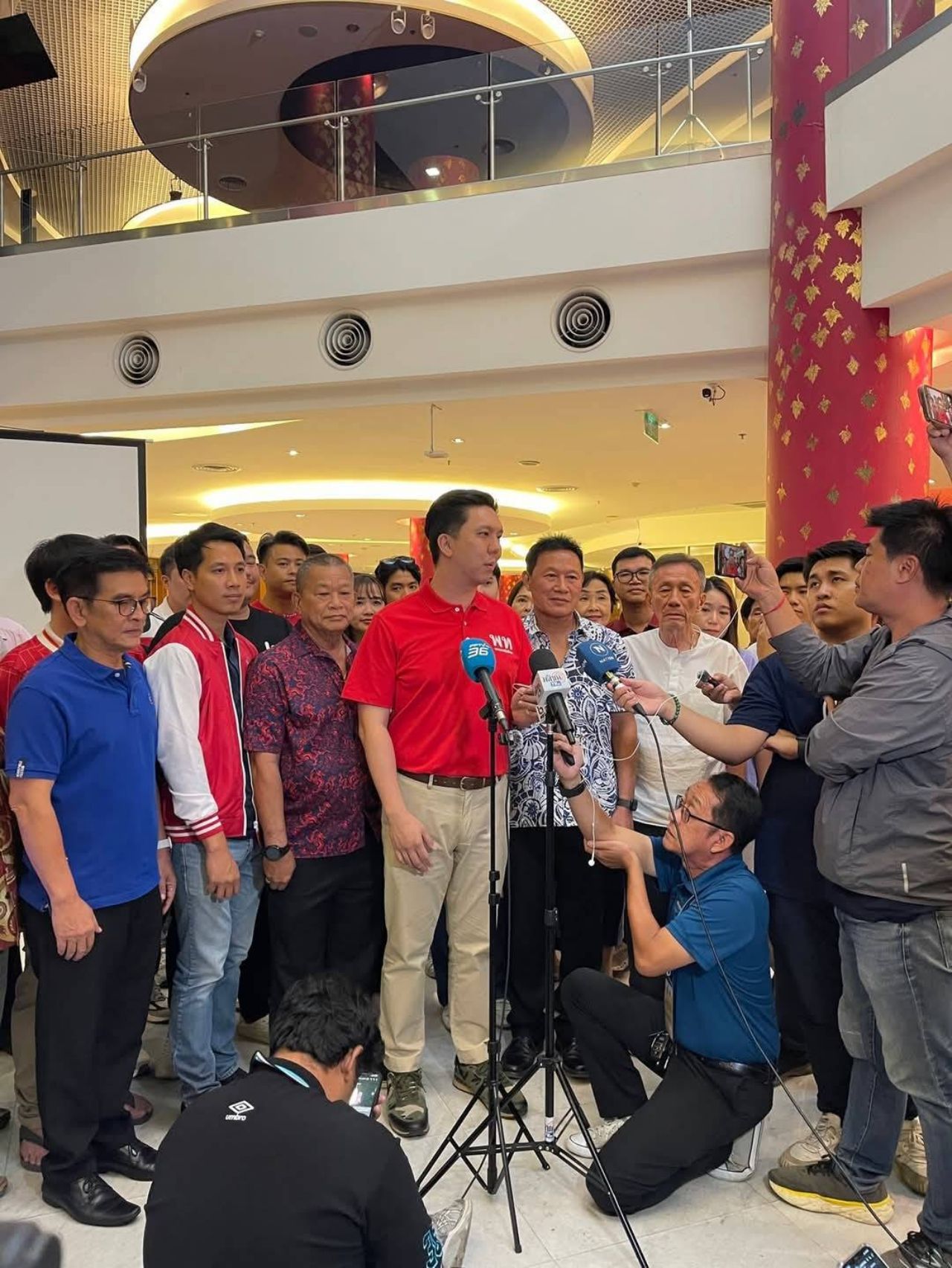 “阿萨尼”感谢“他信”在赢得清迈市长选举后的支持，候选人表示即使失败也不气馁