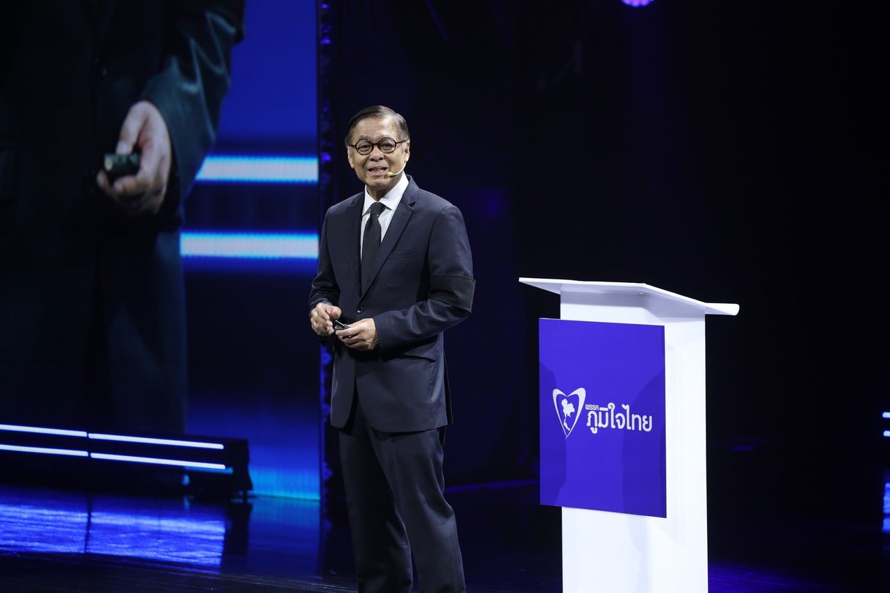 “西哈萨克 瓦凯特乔” 的简历：从外部部长到泰国自豪党候选总理