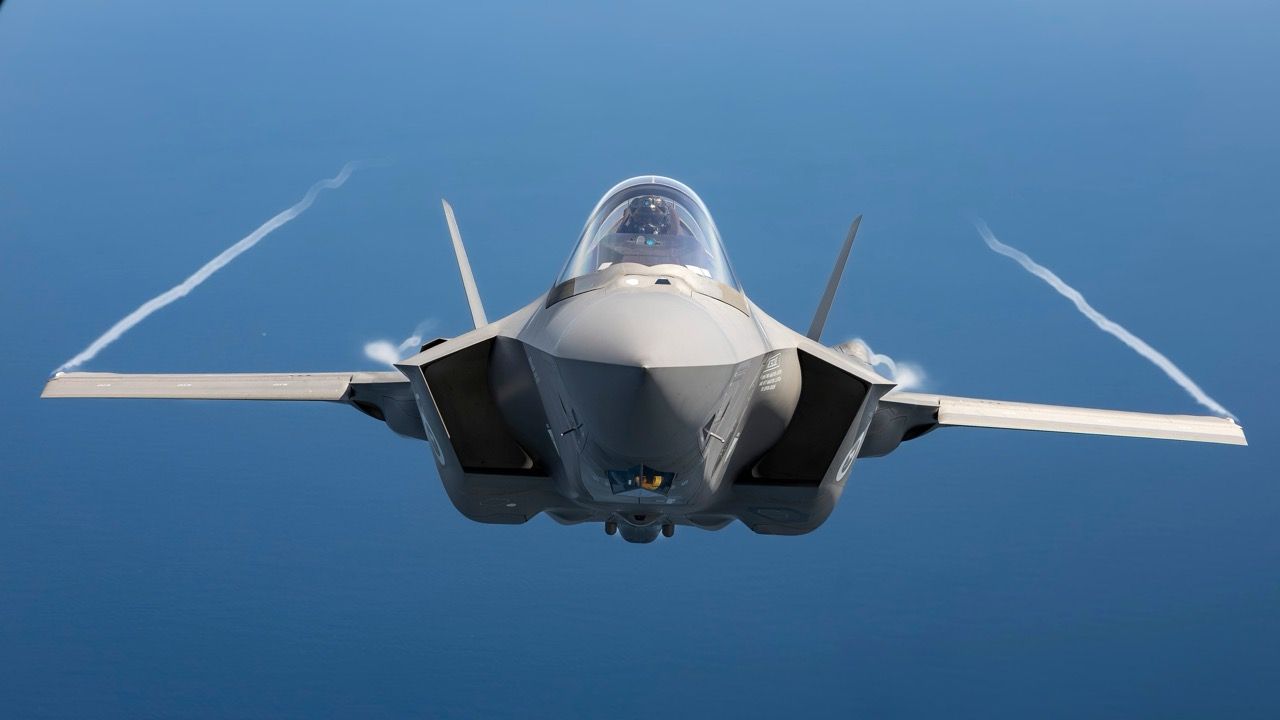 首次出现满意，8起坠机让人质疑：洛克希德马丁F-35 A闪电II