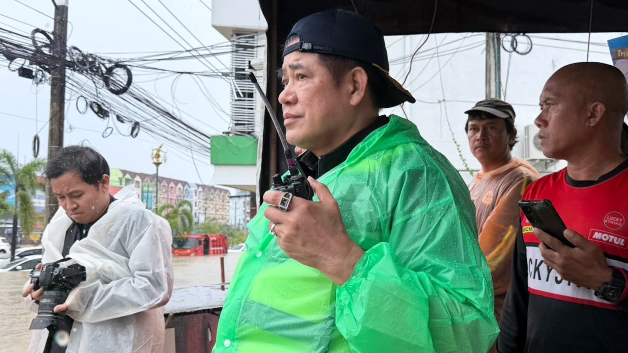 “塔纳玛斯” 撤离合艾上千居民 离开洪水重灾区 加紧运送食物至居民手中