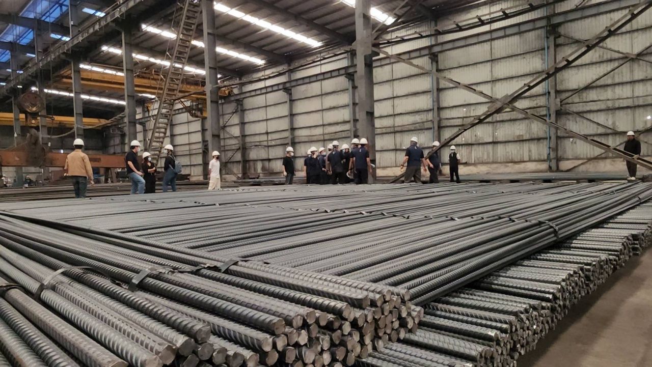 工厂部门检查“新克元”钢铁公司，给予一年改善品质时间