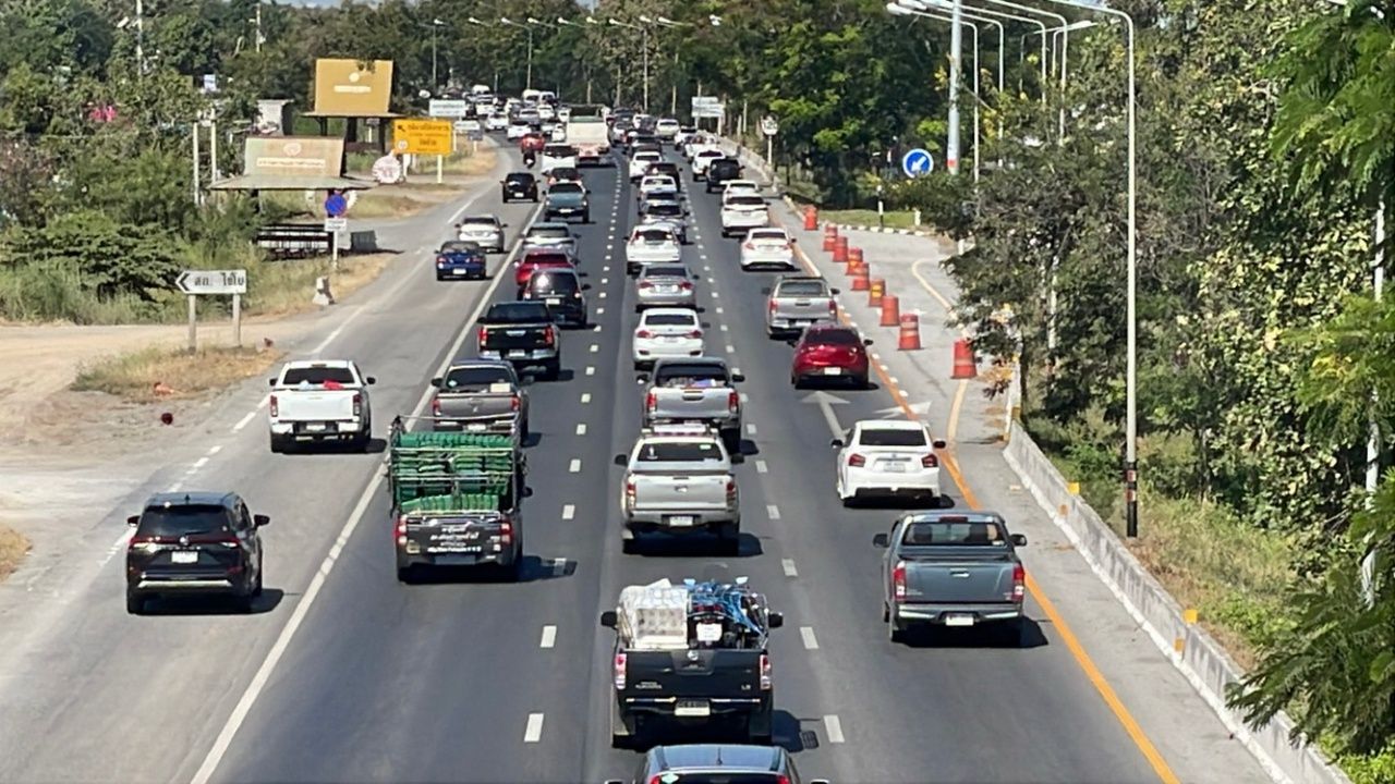亚洲公路交通顺畅,大批民众新年假期返回北方
