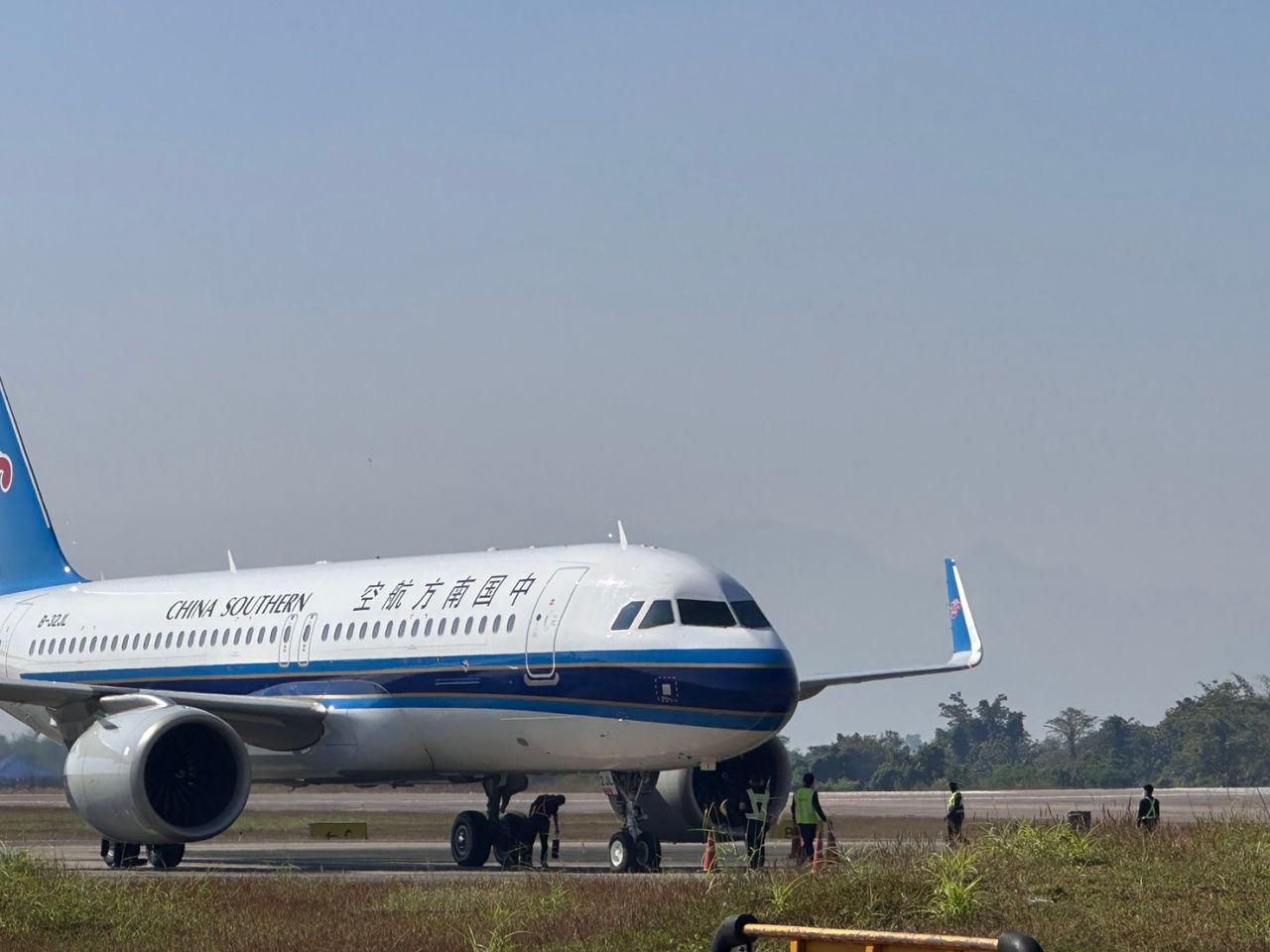 中国第三天派飞机接回从KK公园逃离的诈骗者，但未达到目标，预计发现传染病