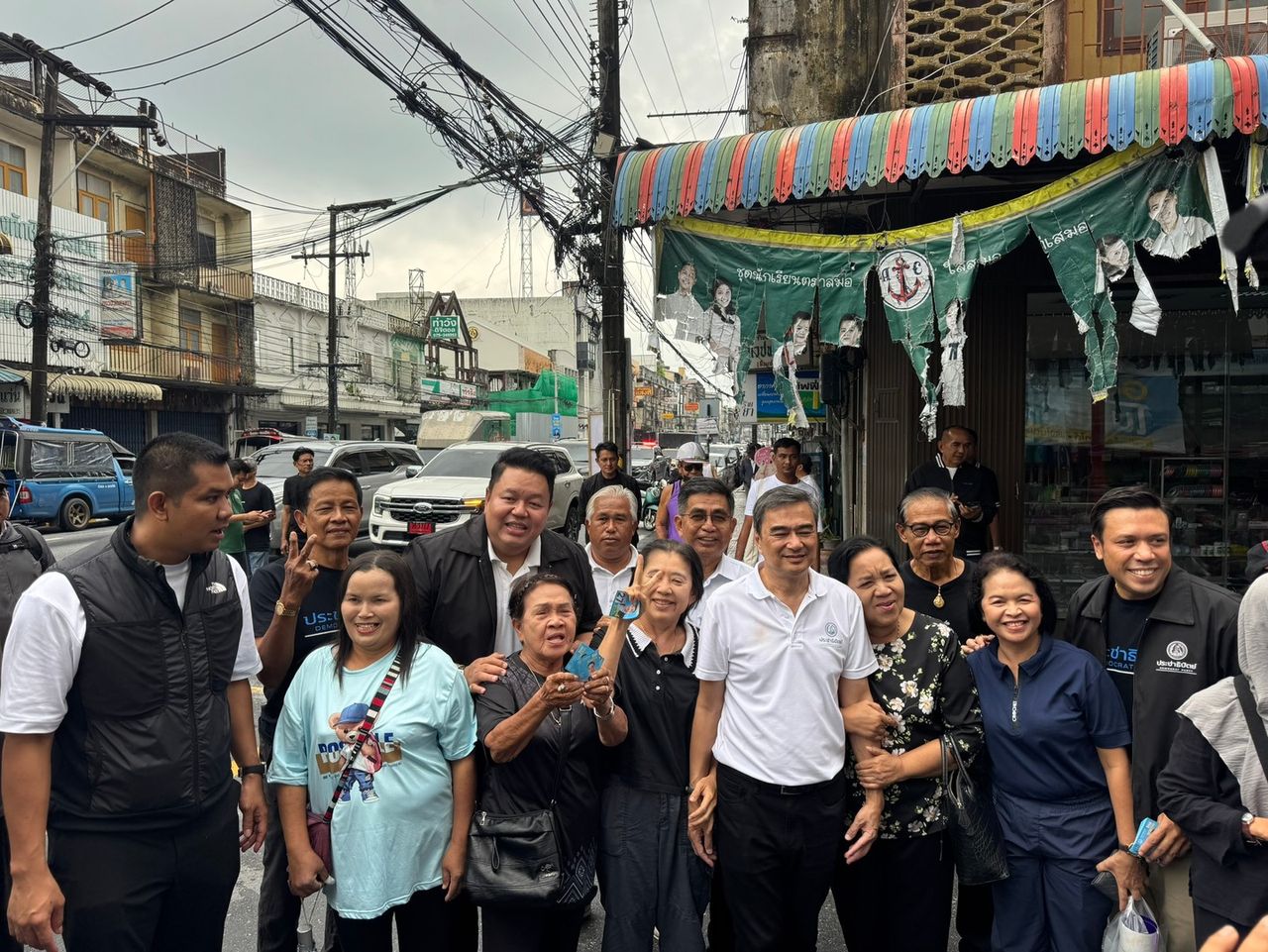 “阿披实” 在孔敬竞选 承认对南方买票之风感到担忧