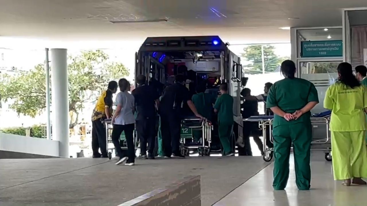激战在ช่องกร่าง，直升机运送受伤士兵离开边境，1名士兵牺牲