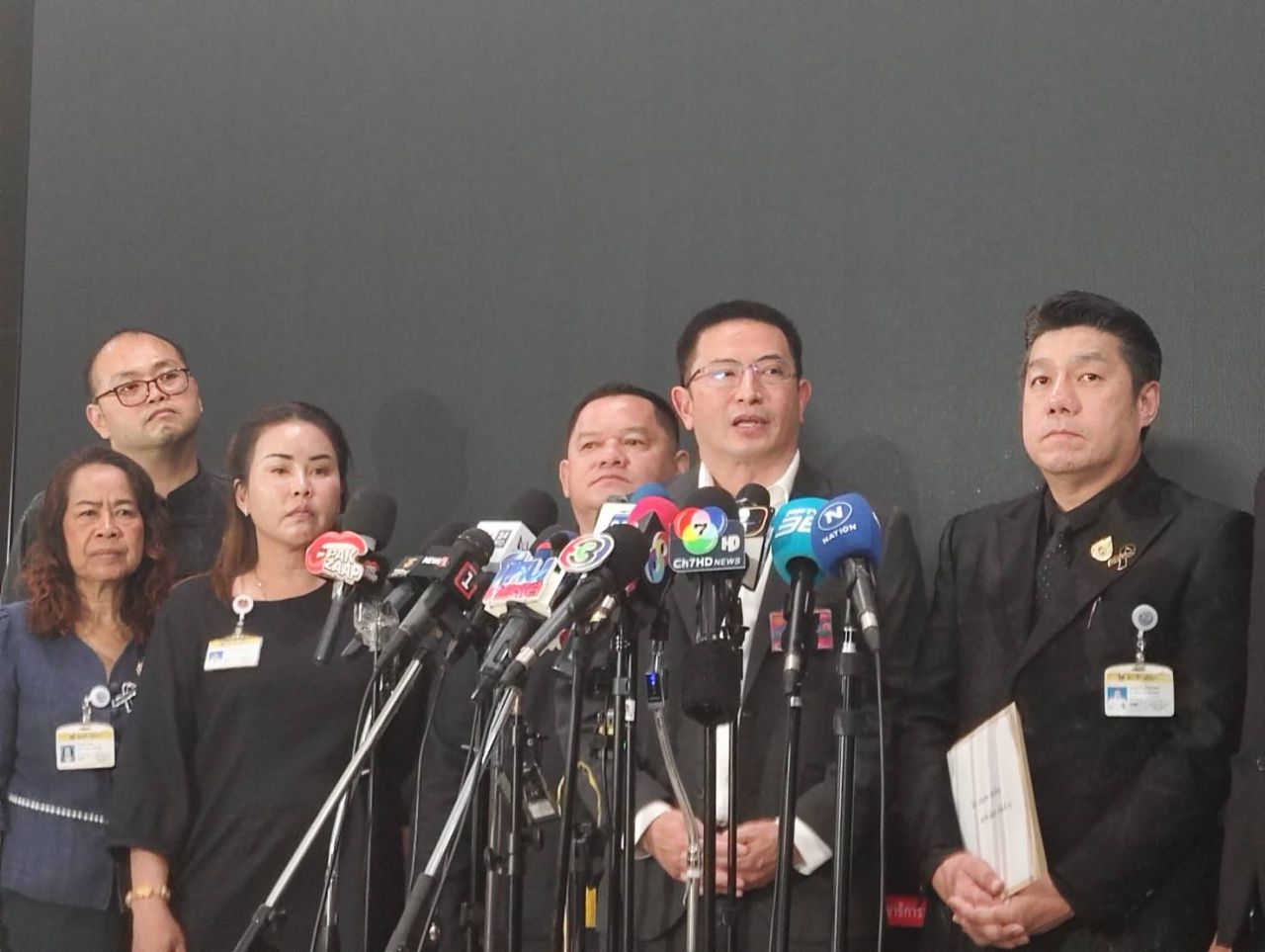 “帕库米” 向国会提交请求，要求最高法院惩罚“爱克维特”收受黄金贿赂 揭露与“大贾”决裂的关键点