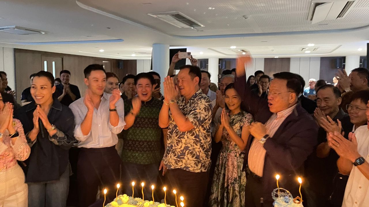 政府高层欢庆，祝贺“阿努廷”59岁生日，祈愿再任总理4年