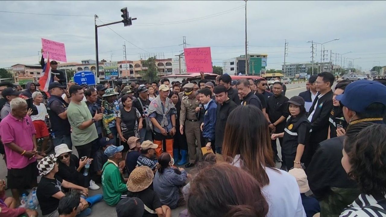 塞纳居民在“帕拉顿”开闸后同意解除封锁,无法忍受反复的洪水