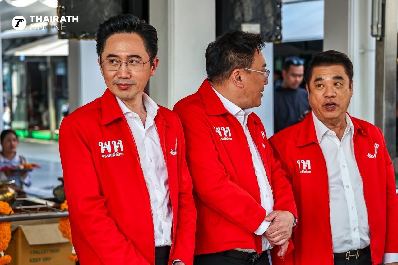 为泰党在吉日拜谒城市之柱 寻求大集会前的祝福