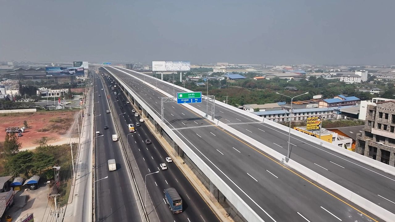 开放了“高速公路 M82” Bang Khun Thian-Ekchai，检查进出口点并免费试运行