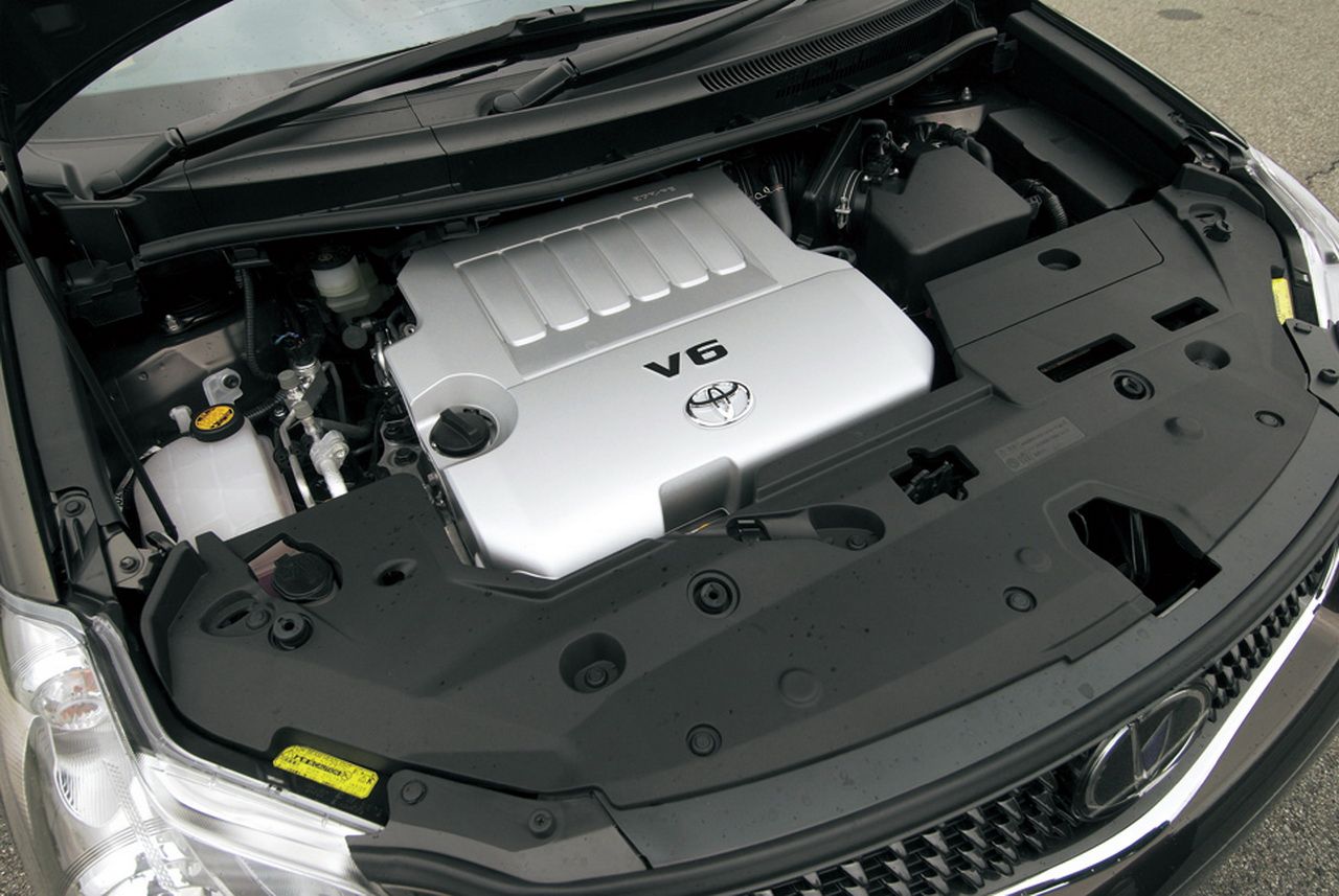 Toyota Blade Master：当大哥丰田打造以Altis为结构的V6 3.5掀背车