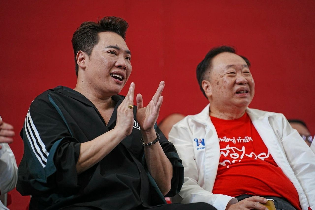 “素察 坦哲林” 传记，神秘的黑巫成为总理府部长，英拉内阁2