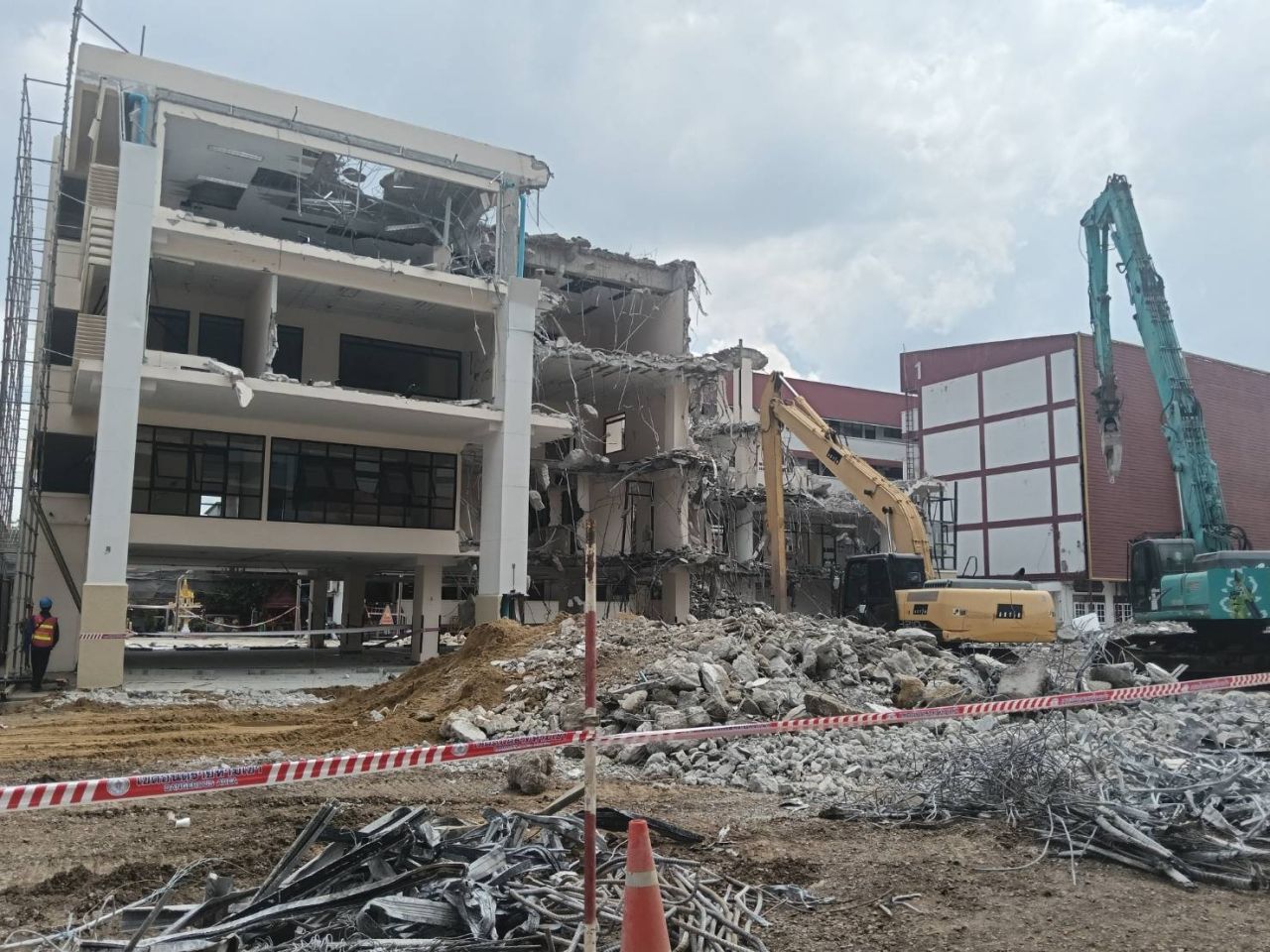 三森警察局建筑物拆除进度超过70%，预计10月25日完成