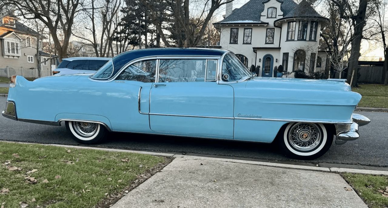 优雅的经典:1955年 Cadillac Fleetwood Series 62 座驾