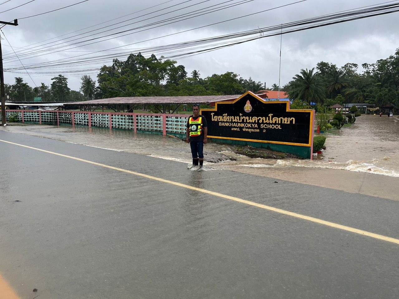 南部道路仍受影响，农村公路管理部门宣布5省14条主要道路无法通行小型车辆