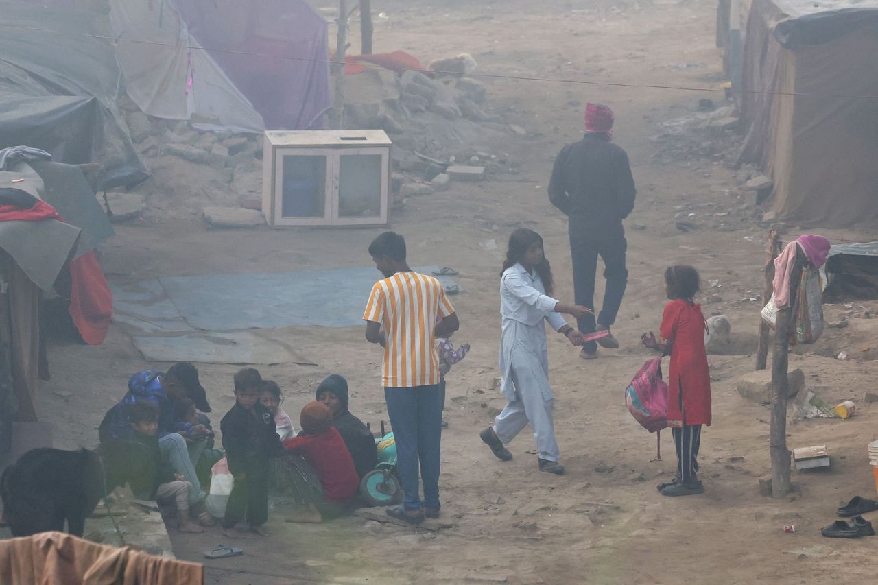 德里迎来严重空气污染 学校转为线上教学 警告儿童和老人尽量留在家中