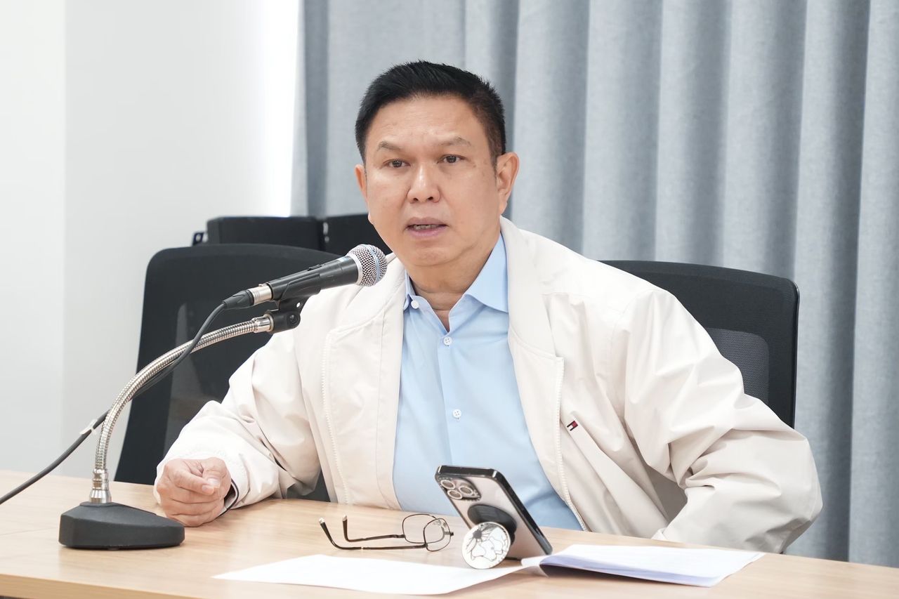 “奇亚” 对合艾洪水感到意外，但总理计划前往暖武里 另一方面，“沃罗瓦特” 建议政府保持冷静