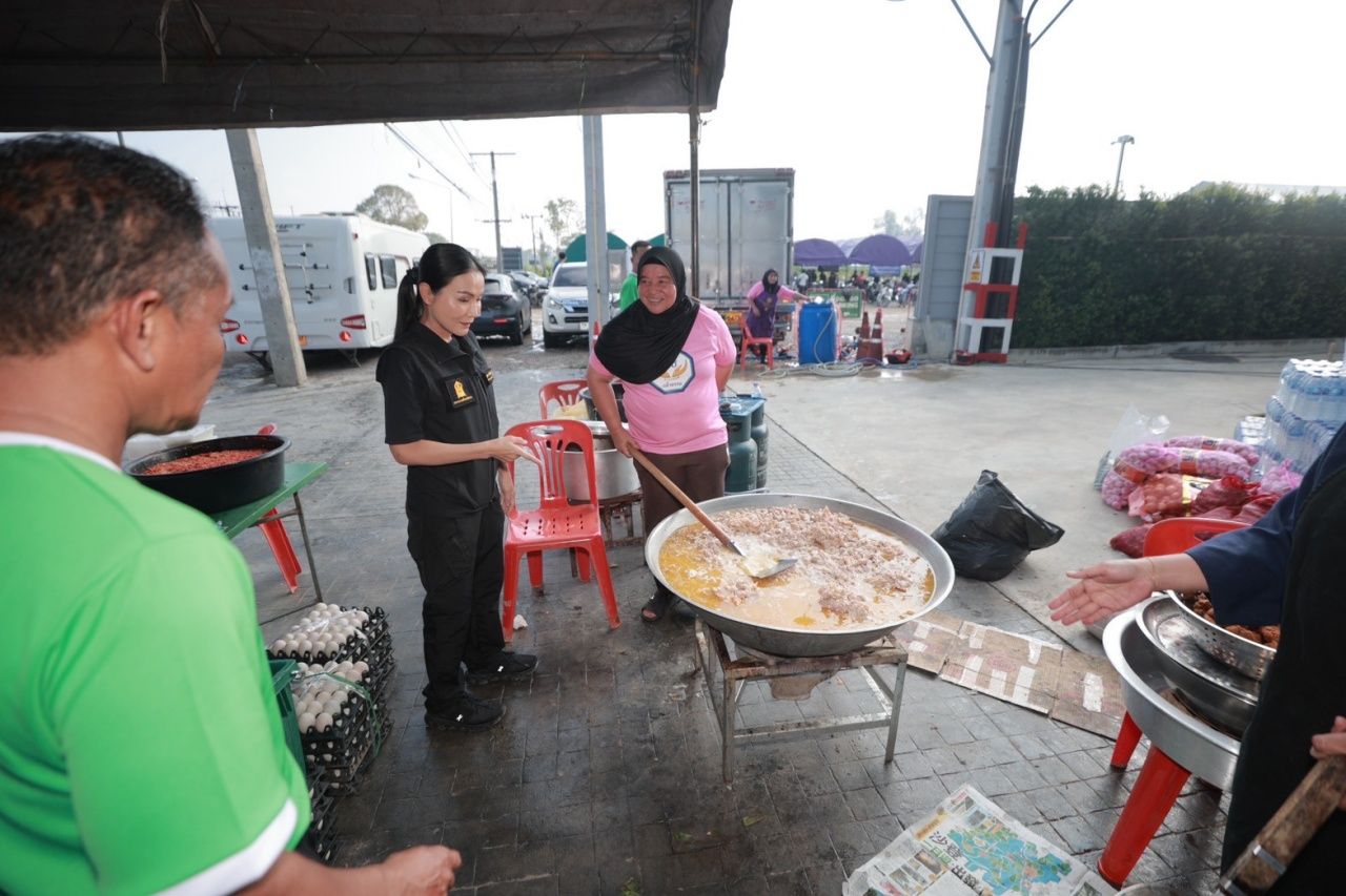 “纳卢蒙”带领教育部调查多所学校,派遣职业团队Fix It帮助修复住宅电力