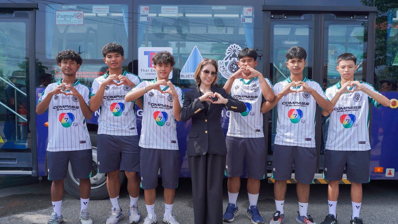 TSB 向“芙蓉学校”交付梦想电动巴士 支持课外学习