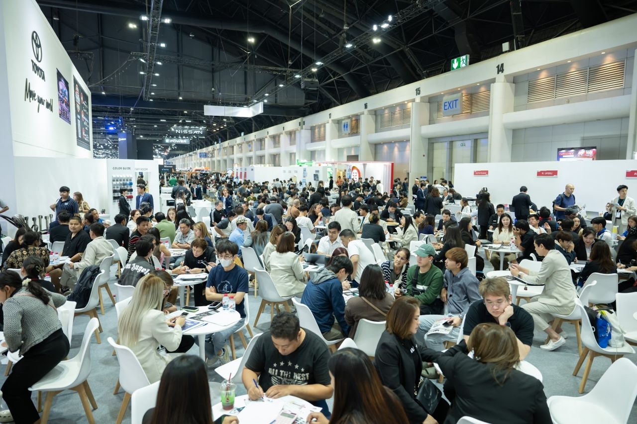 Motor Expo 2025首日 丰田展台迎来汽车爱好者 近距离观赏Hilux Travo