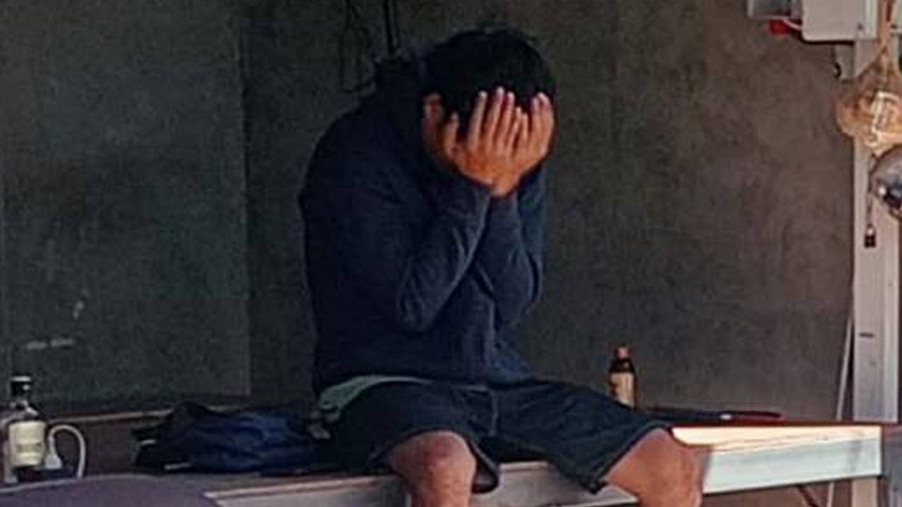 惊险时刻！男子驾驶“皮卡”撞击巴真武里省加油站，致1人受伤