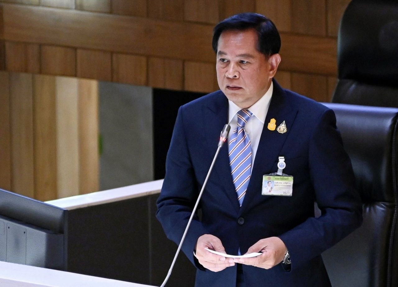 皮拉攀·萨里律威辙——泰国创造国家党领袖递交总理更换提案