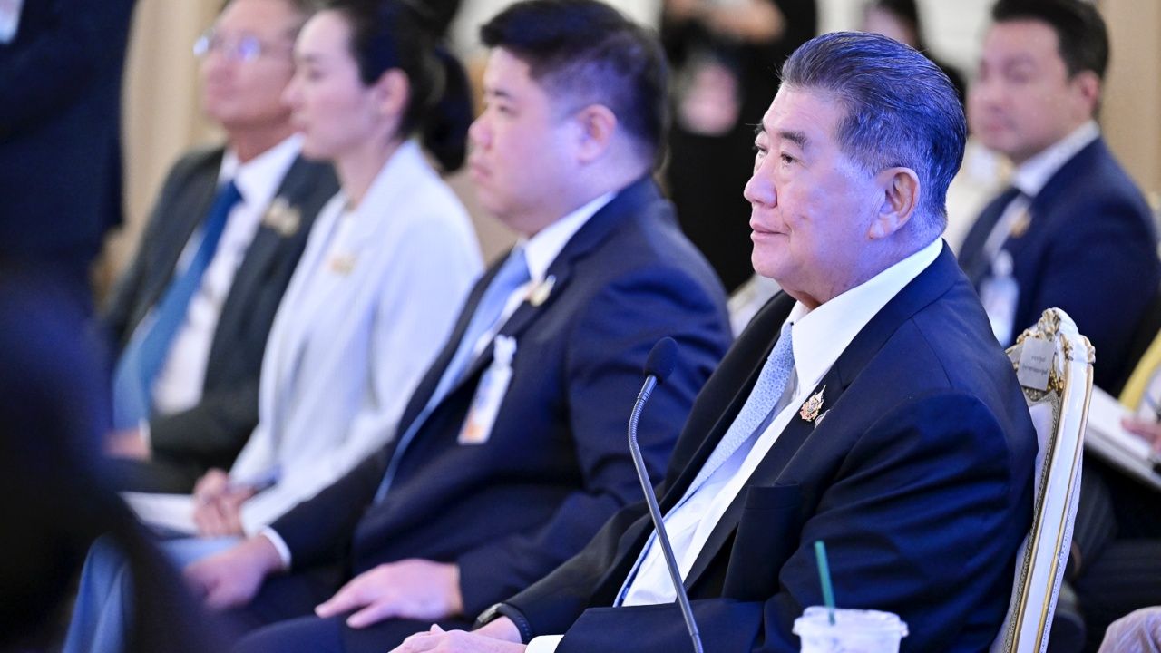 “普他马”与内阁一同聆听年轻一代的想法，强调其对未来国家发展政策布局的重要性
