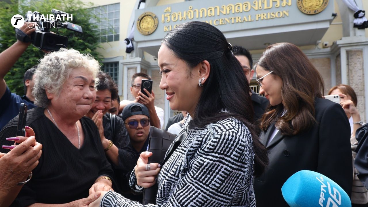 “英-艾姆”进入孔抛监狱，献上茉莉花环敬拜父亲，透露母亲生日时通常会全家团聚