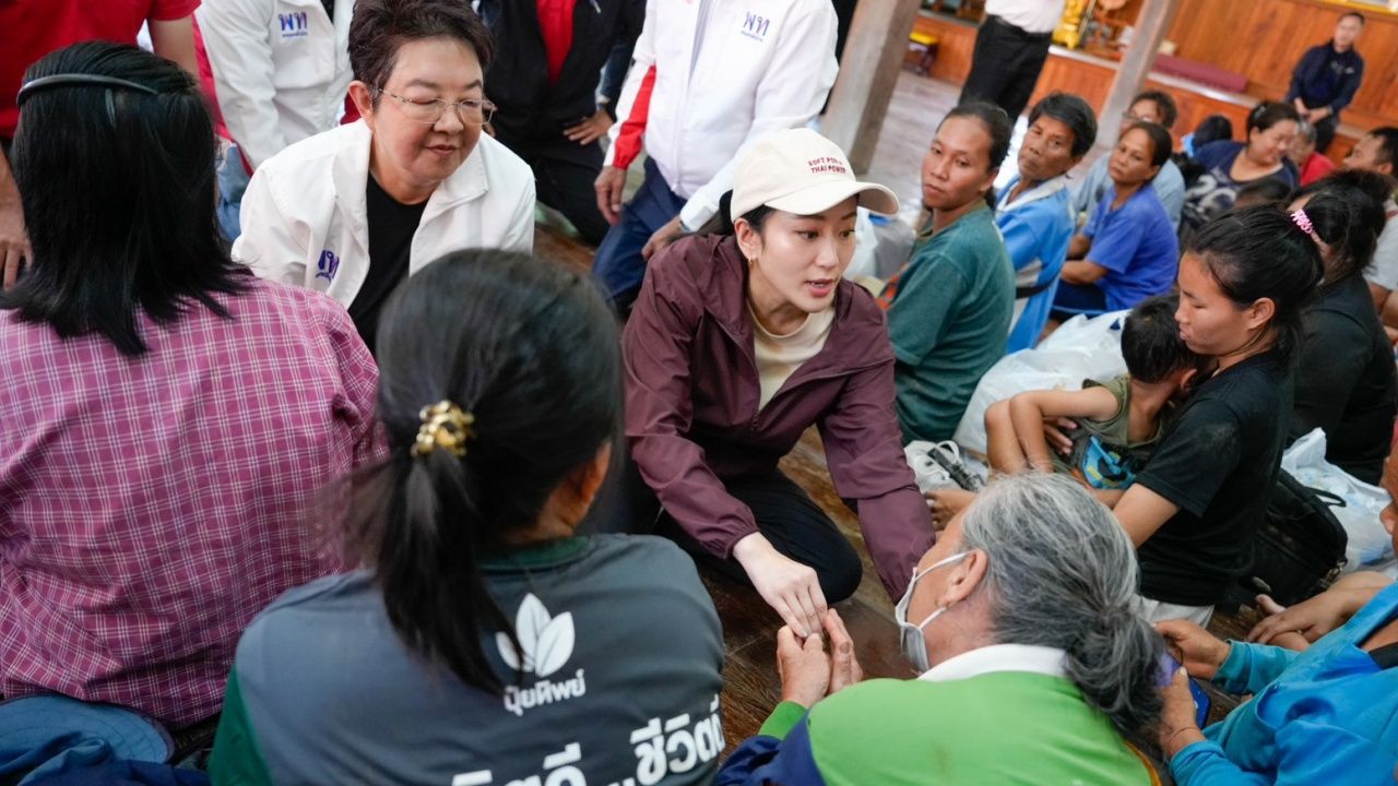 “佩通塔” 率为泰党团队前往乌泰他尼，协助抗洪，确认即使不是政府仍会通过国会议员帮助