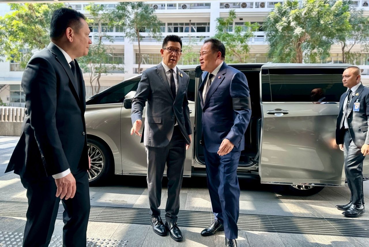 南部洪水救助措施即将出炉，总理阿努廷表示不容延迟，今日下午前往合艾