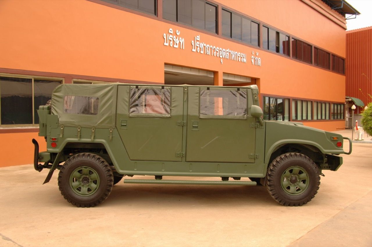 泰国陆军50/51型轻型4×4卡车