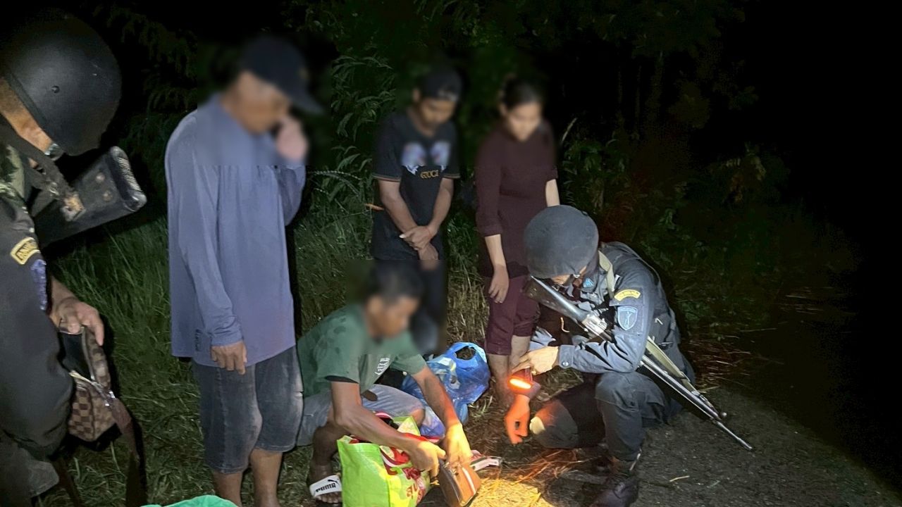 揭露高棉工人陆续通过自然通道偷渡入境，他们忍受不了饥饿，领导抛弃他们，无工可做