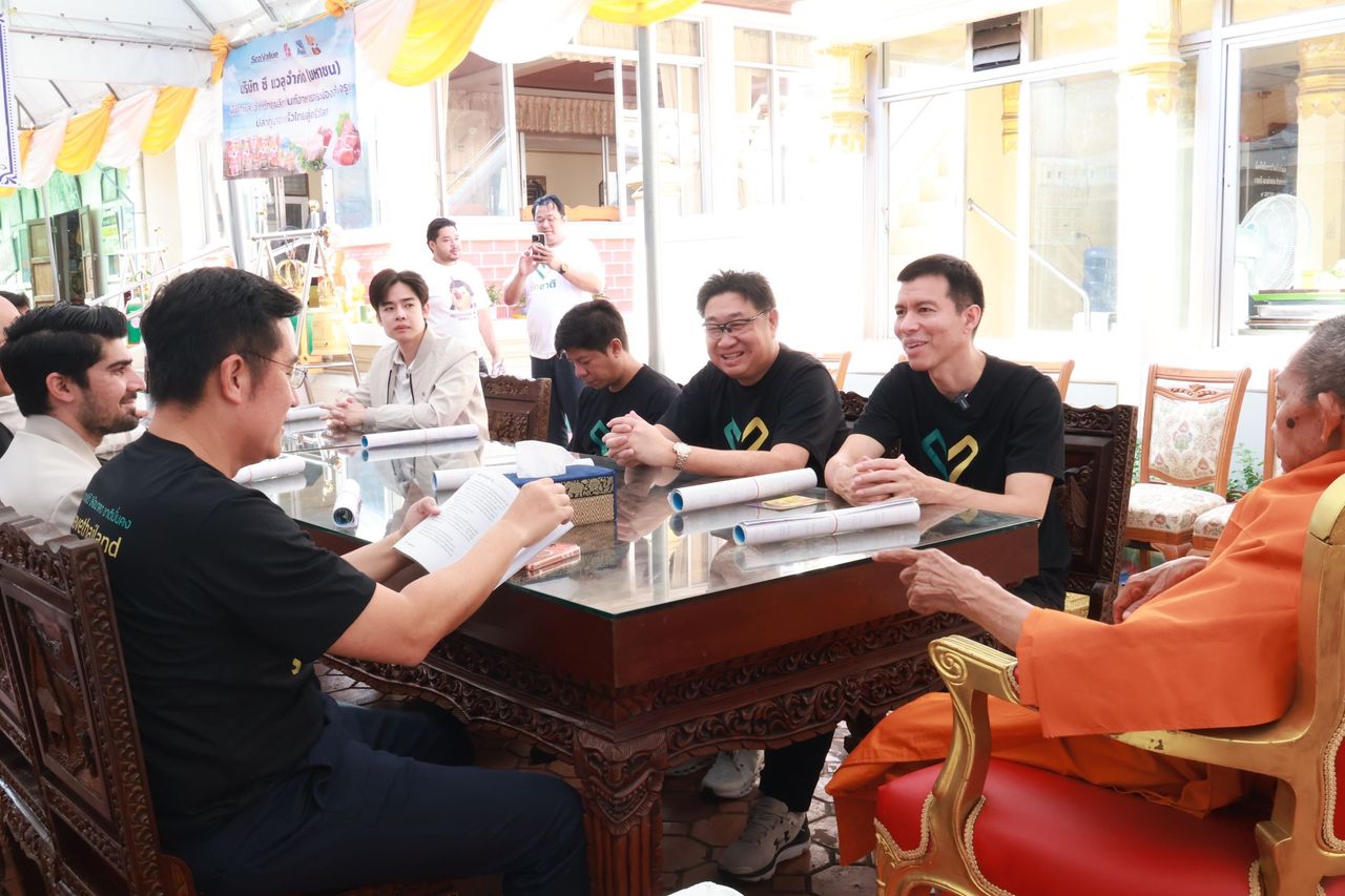 “柴武治-詹沙”品尝瓦杰寺的糖水，走访马哈柴市场，推动一证通达资金政策