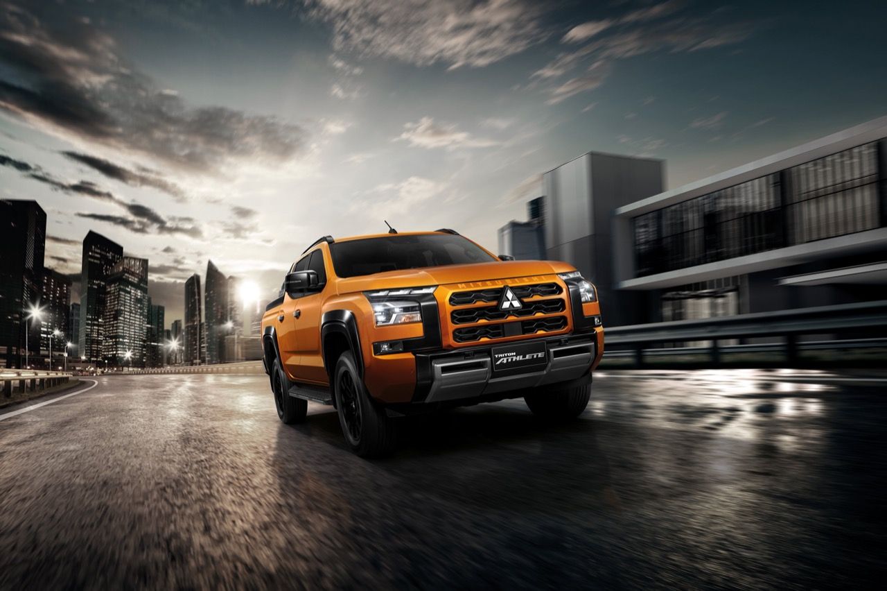 查看MITSUBISHI NEW TRITON 2025的型号和价格，全新外观，黑色风格，全面提升