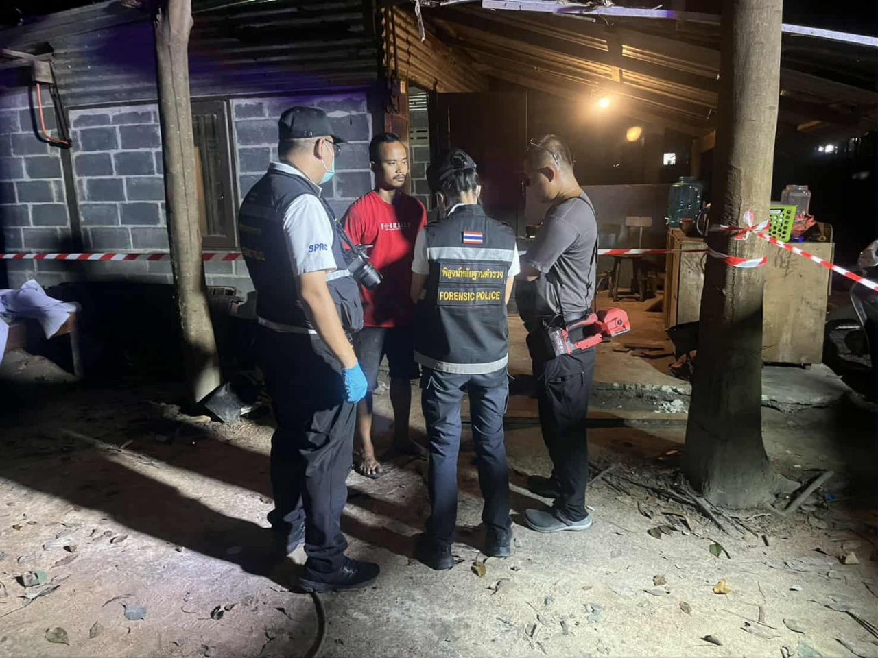 2岁男孩在家中消失，再次被发现时已成为路边尸体，身上有动物撕咬痕迹