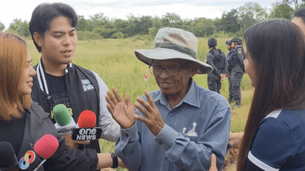 农民泪洒土地,十年后重返自己的家园
