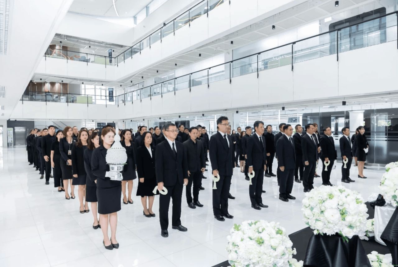 丰田举行仪式哀悼诗丽吉王后陛下