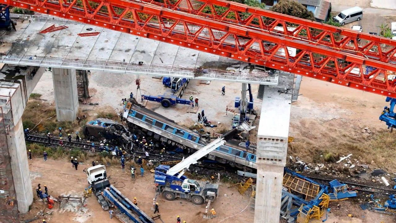 总理视察色丘起重机坠落事故现场，政府全力支援死伤者