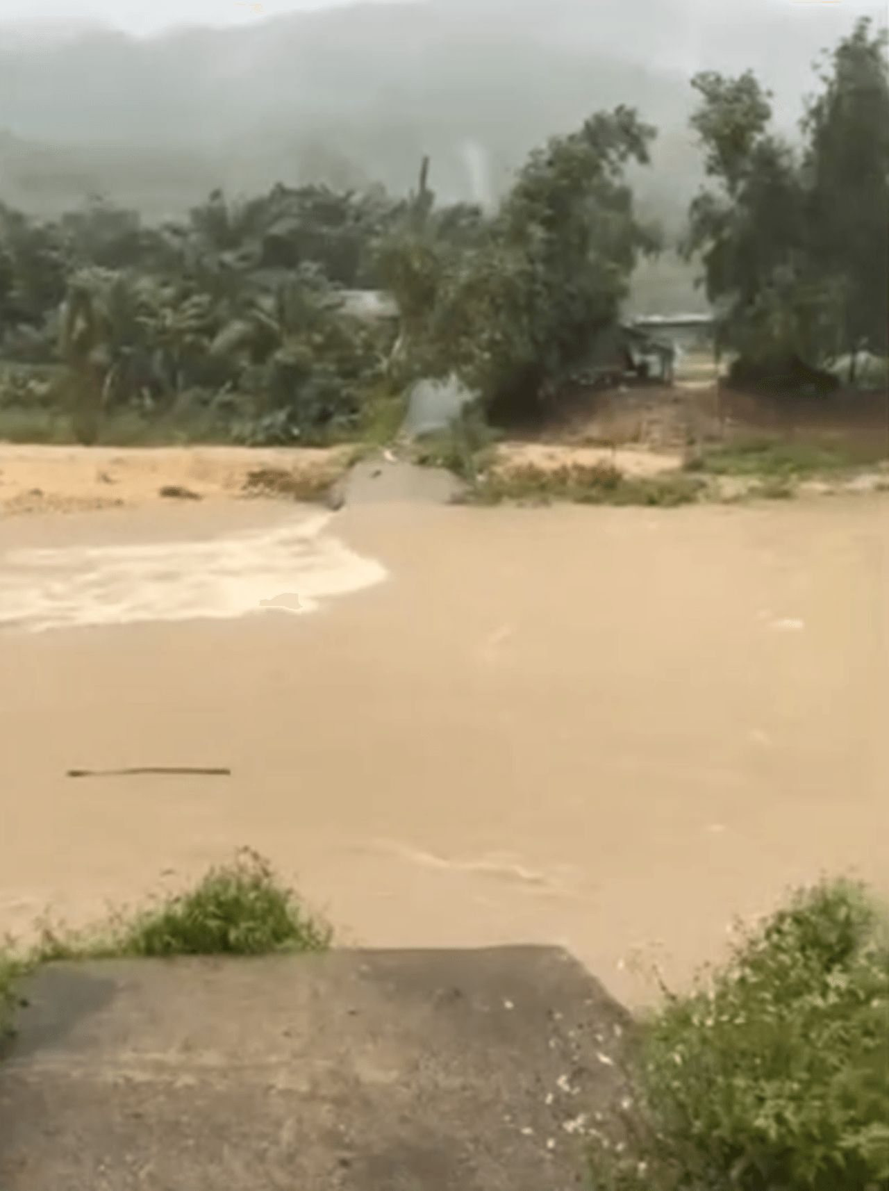 那空是贪玛叻市政府宣布挂红旗准备应对第二波洪水