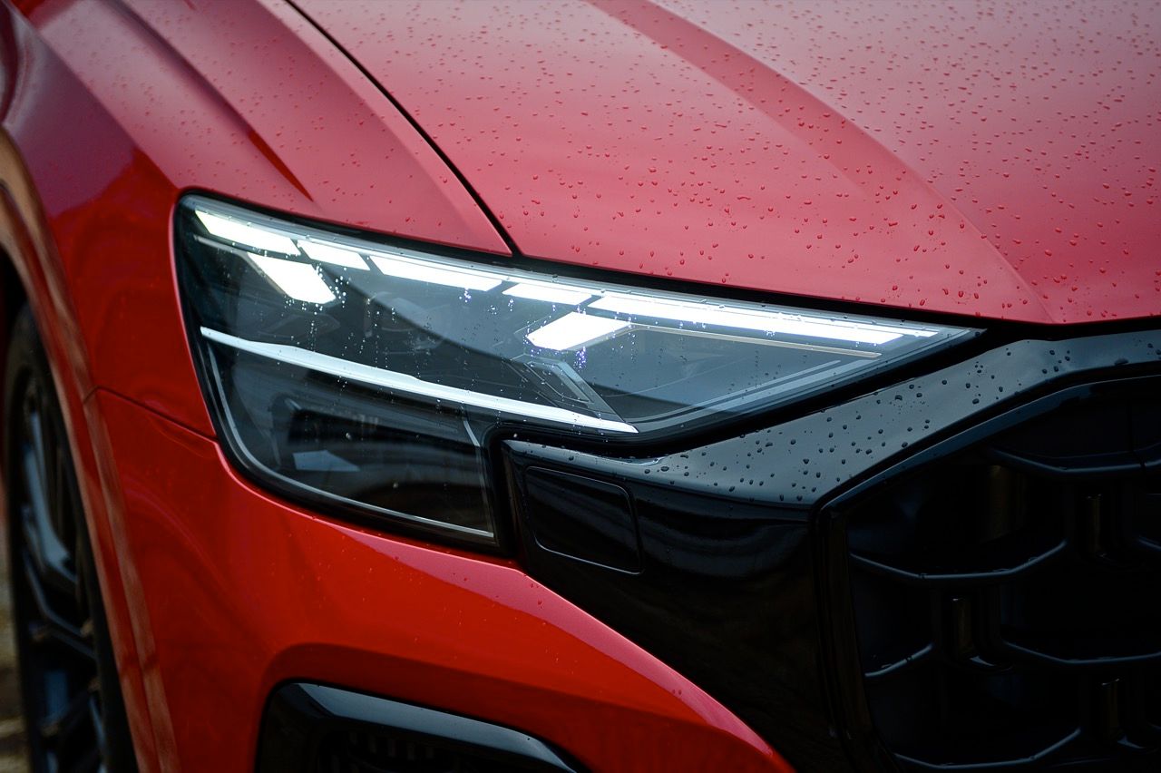 体验强大性能：测试奥迪Q8 TFSI e quattro S line edition one