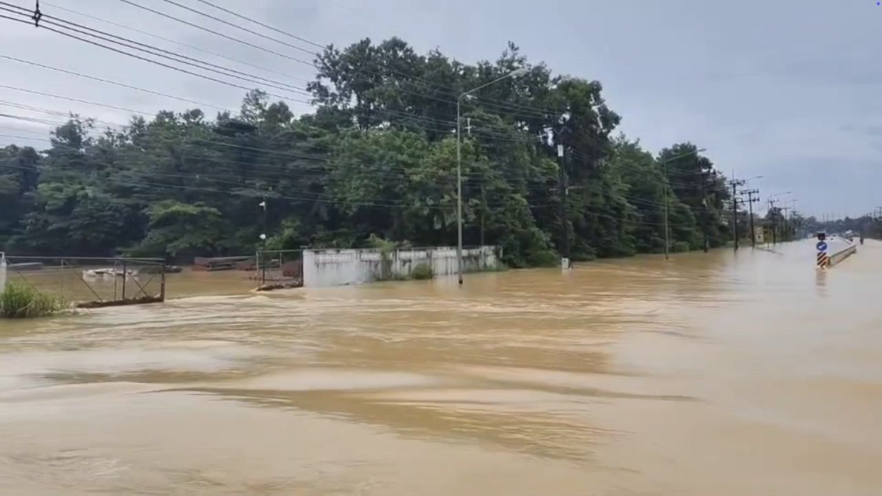 山洪进入地区,警告Satun府La-ngu区居民准备100%疏散