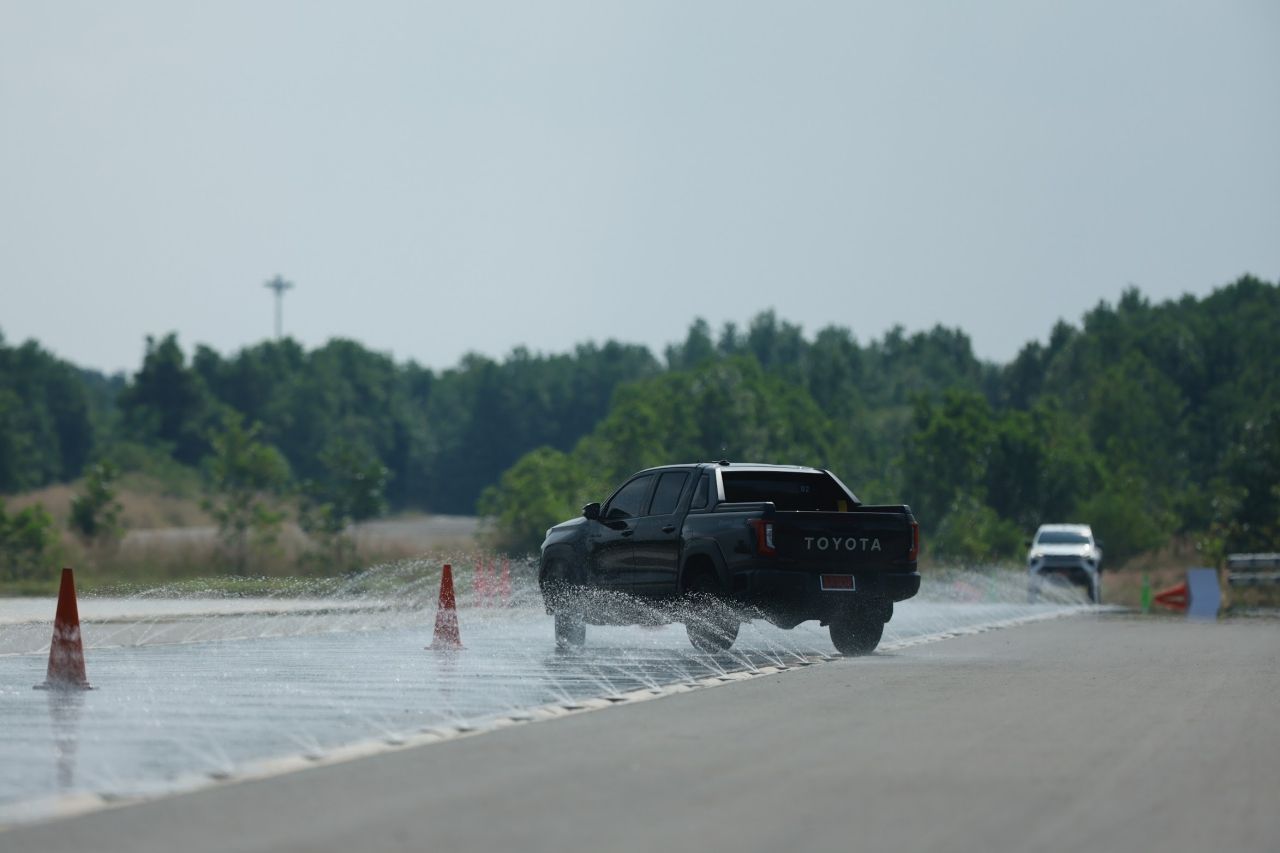 试驾评论：丰田Hilux TRAVO OVERLAND 4TREX Plus 灵活转向，柔和减震