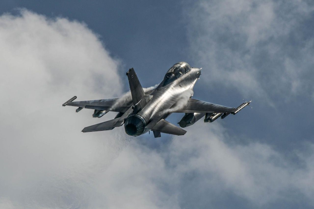 泰国空军 F-16 AM/BM Block 15 eMLU 战机的航空奇迹