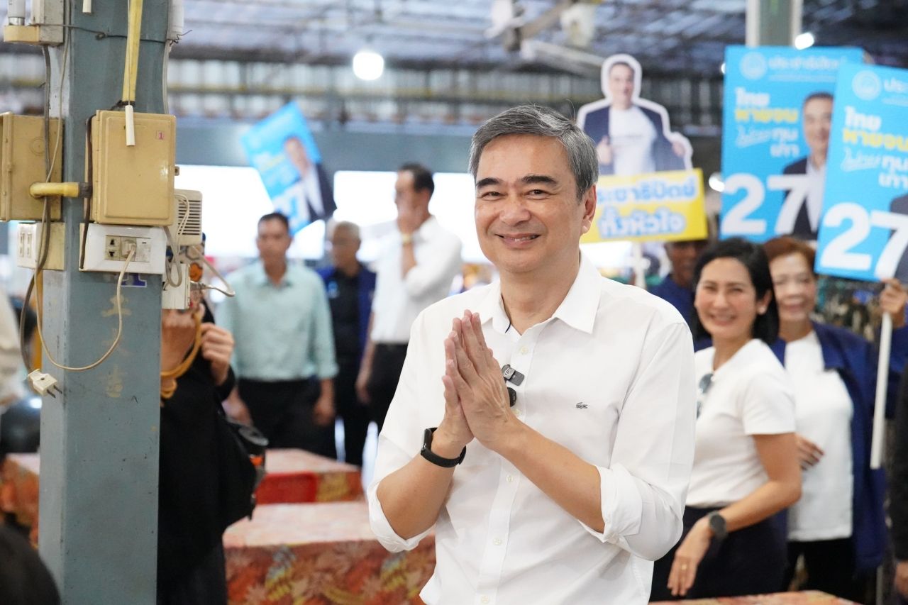 “阿披实”带领民主党竞选，欣慰于曼谷市民寄予希望推动廉政政治