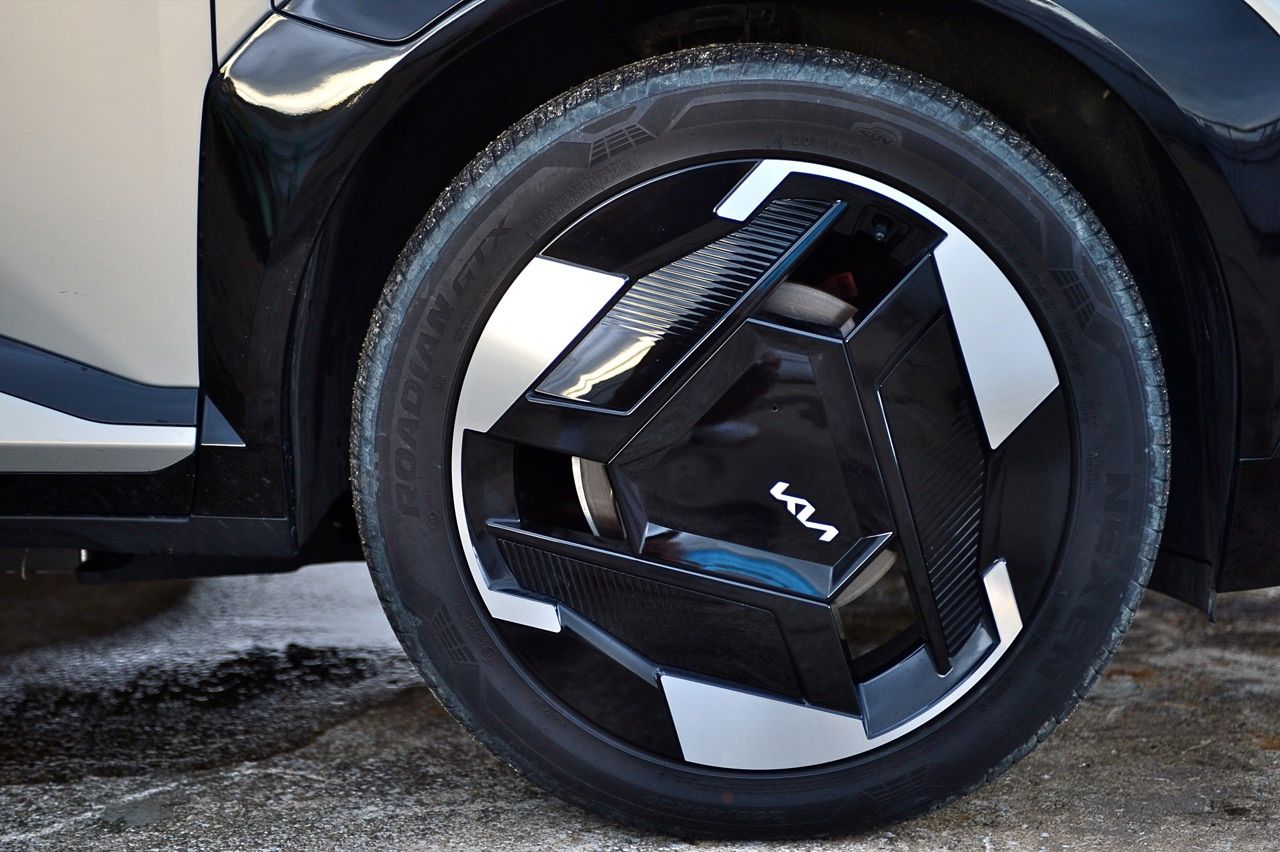 测试 KIA EV5 GT LINE TWIN MOTOR AWD：性能优异但价格偏高